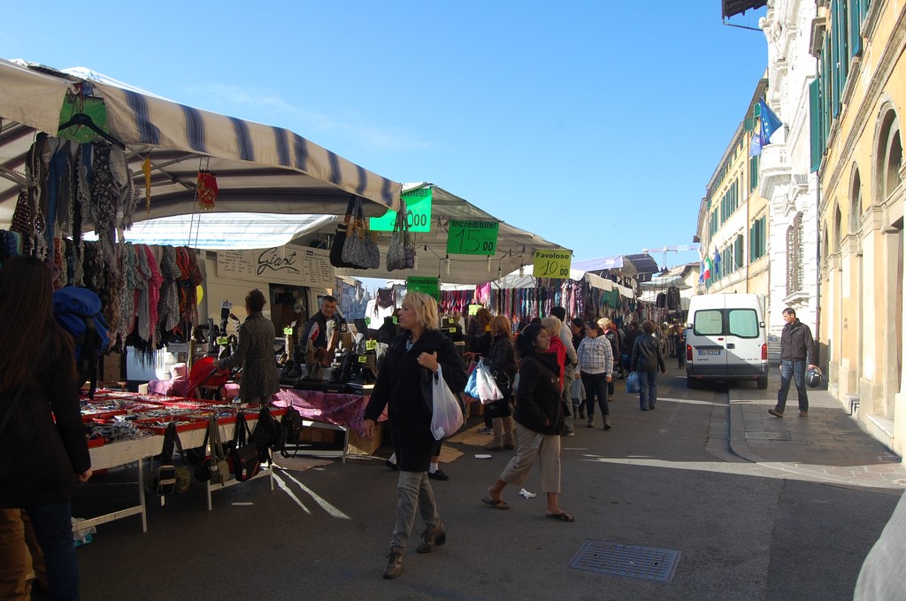 market in pisa