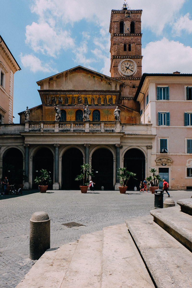 Santa Maria in Trastevere - An American in Rome