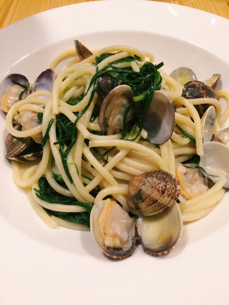 Clams and monks beard from Brocoletti