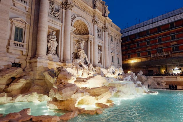 fountain in rome at night