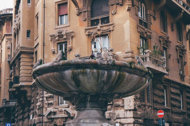 Frog fountain Rome