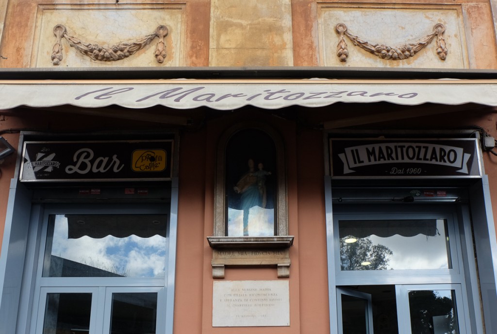 Exterior awning of Il Maritozzaro near the Trastevere train station