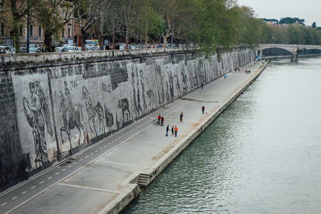 Triumphs and Laments street art in Rome