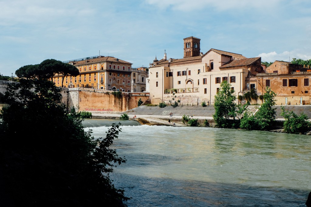 rome tiber river