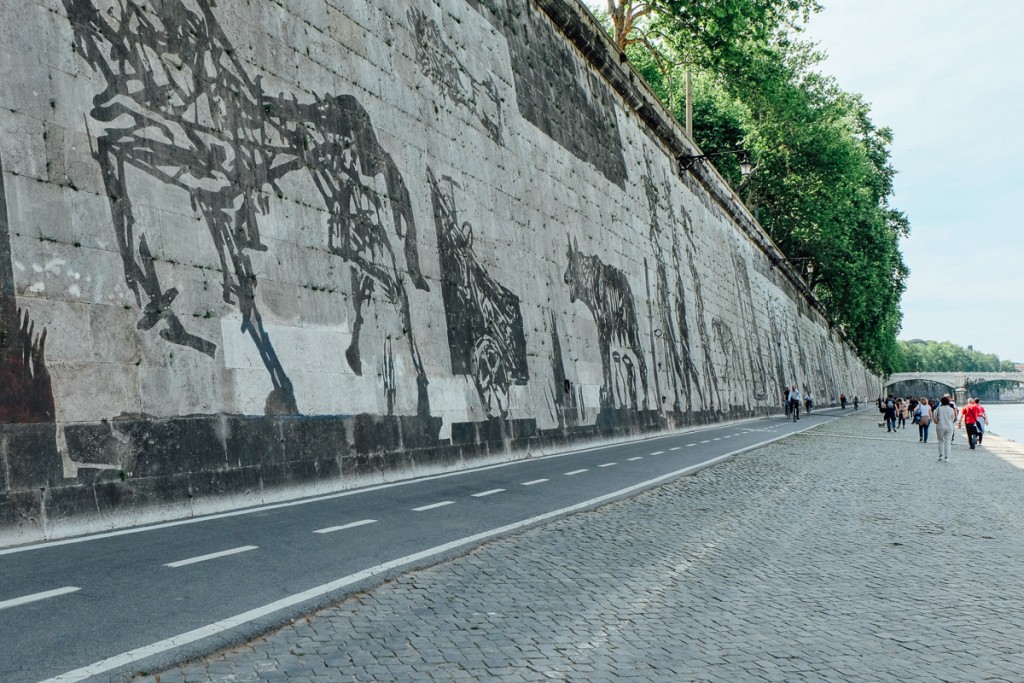 rome tiber street art