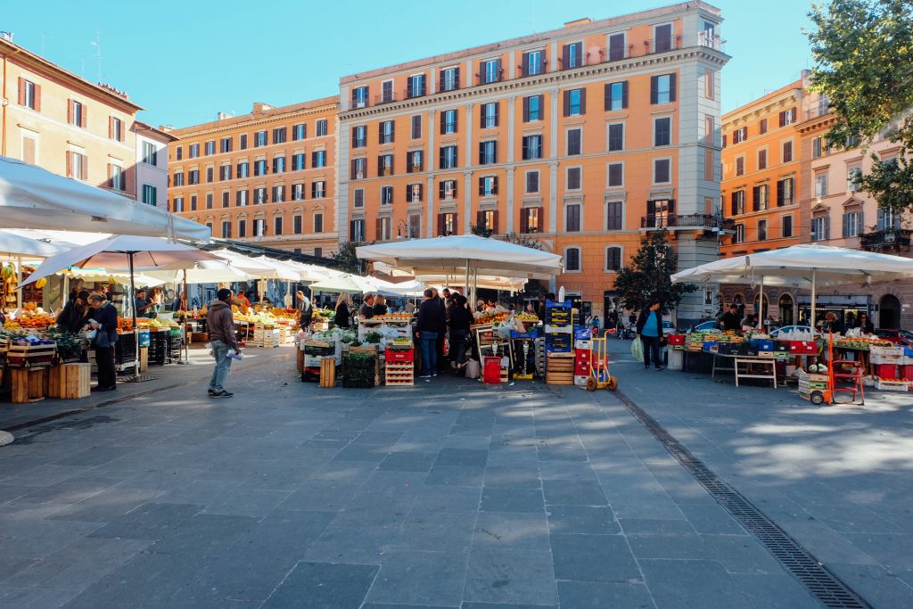 piazza san cosimato market