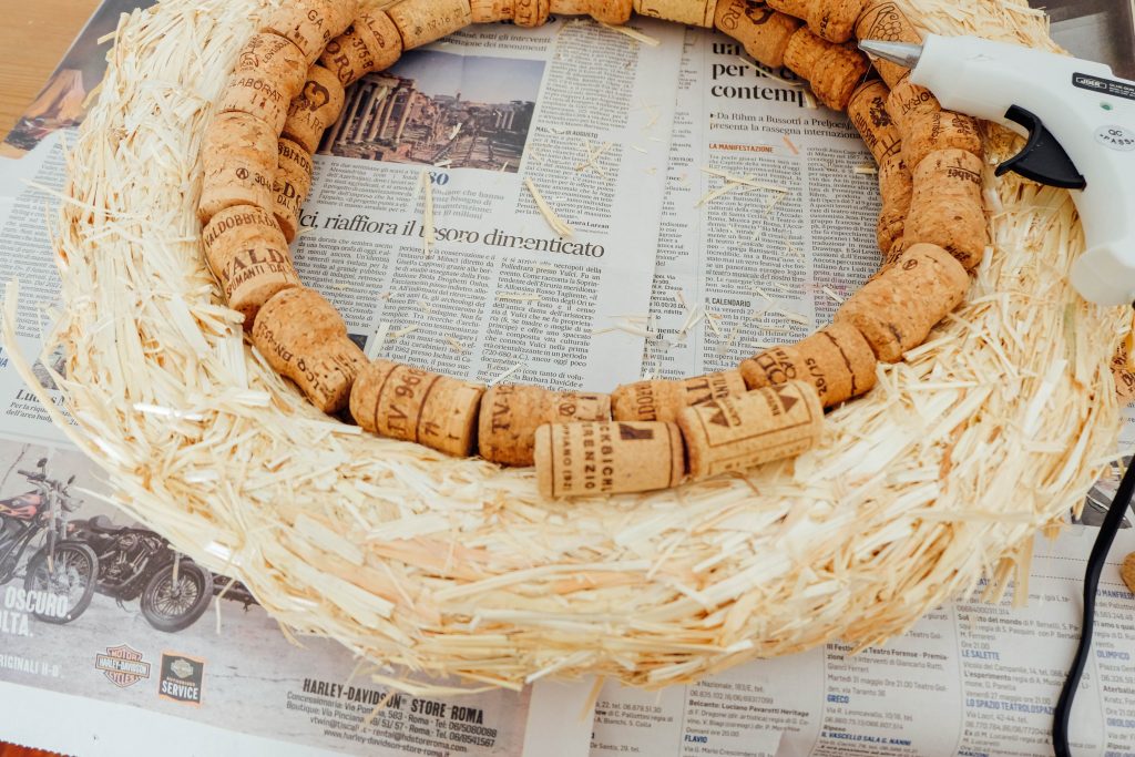 how to make a wine cork wreath