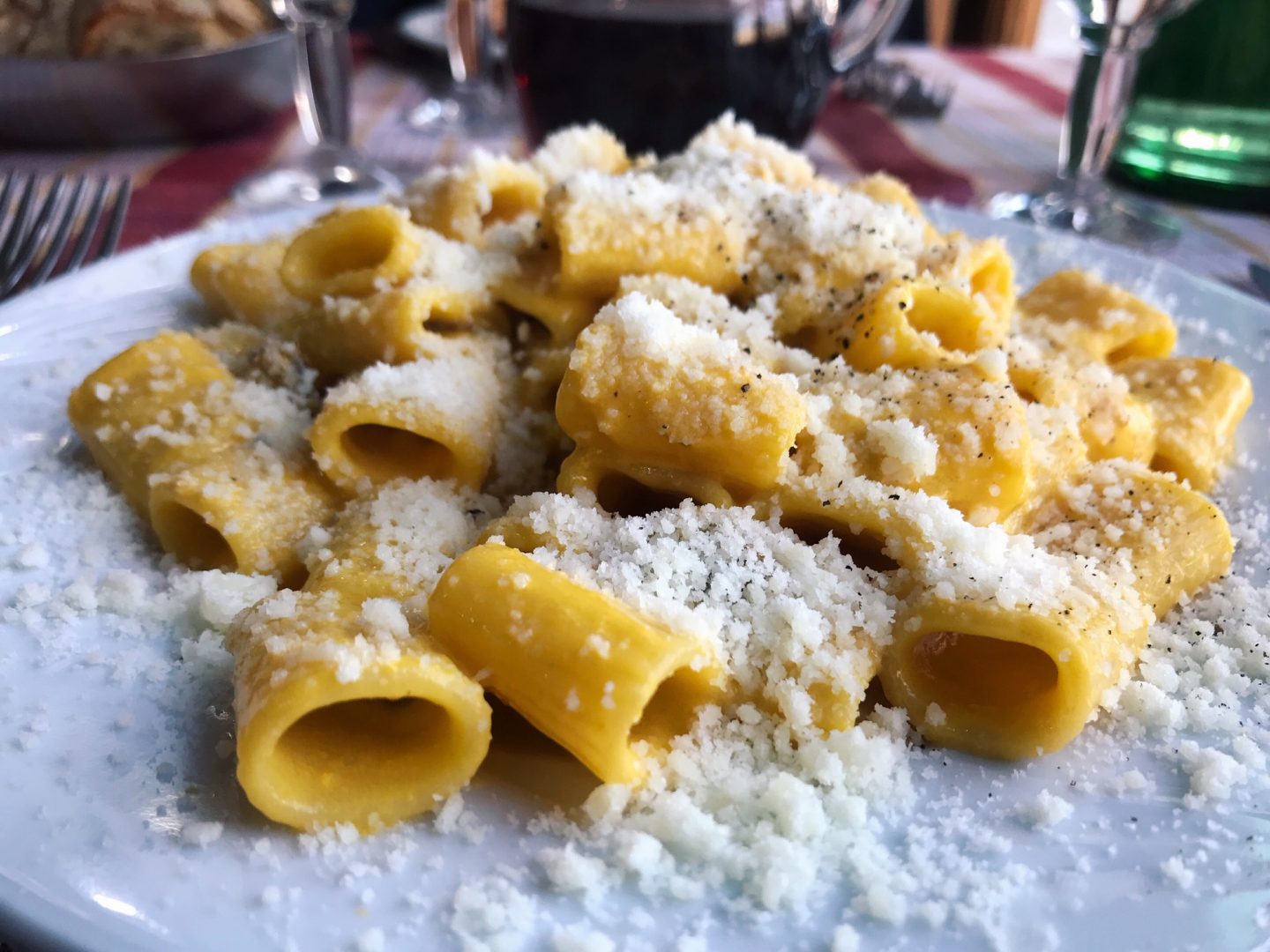 carbonara pasta with cheese in Rome