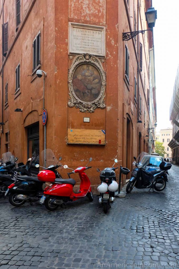 madonna in Rome on Via del Governo Vecchio