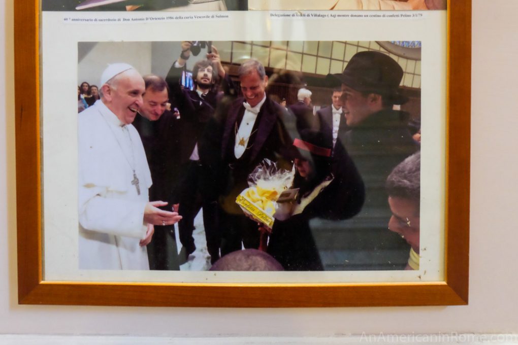 pope receiving Italian confetti