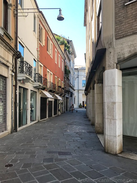 narrow street in venice mestre