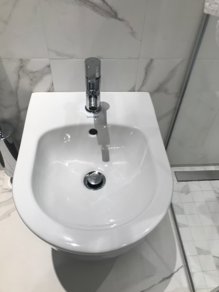 Portable bidet -  Italia