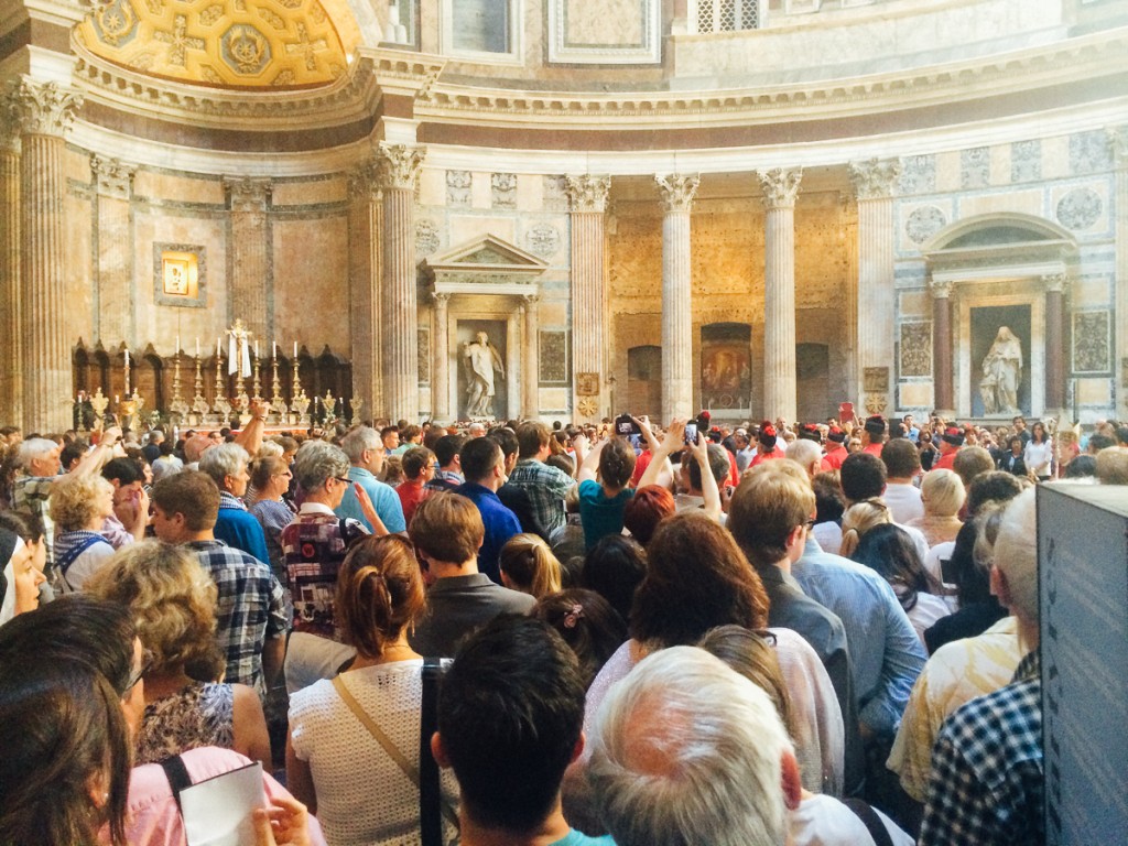 Raining Rose Petals at the Pantheon An American in Rome