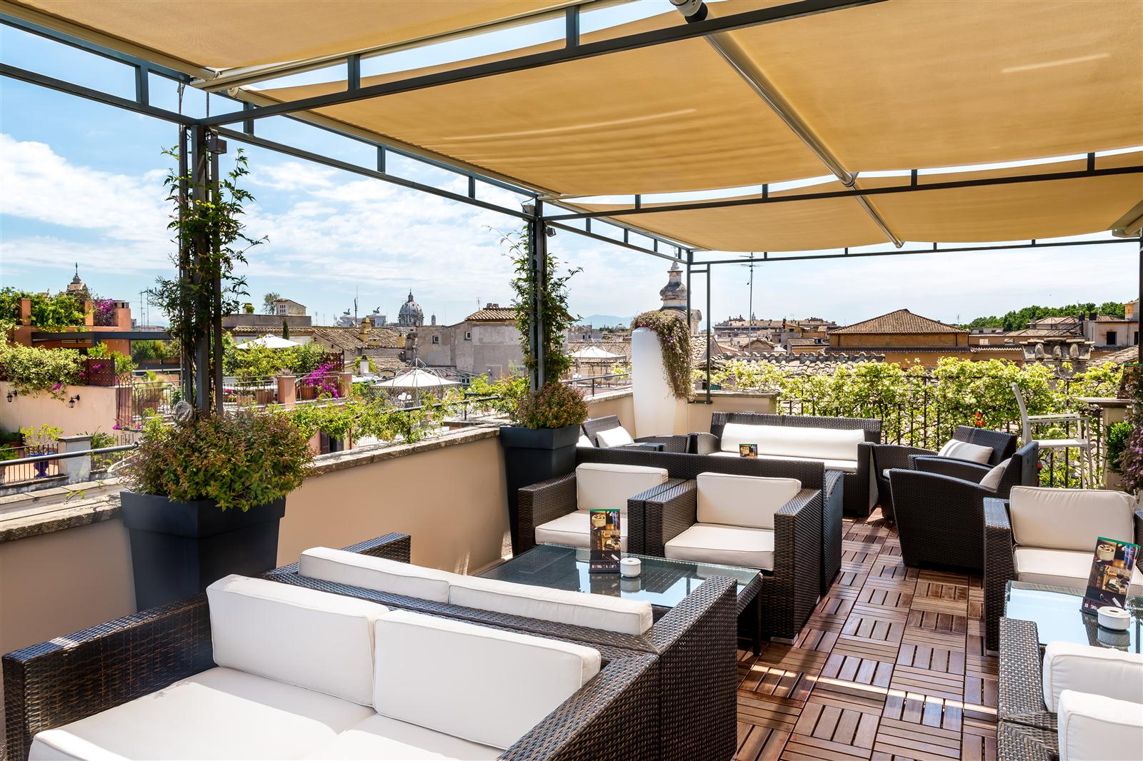 The Rooftop Bar at Hotel Indigo Rome St. An